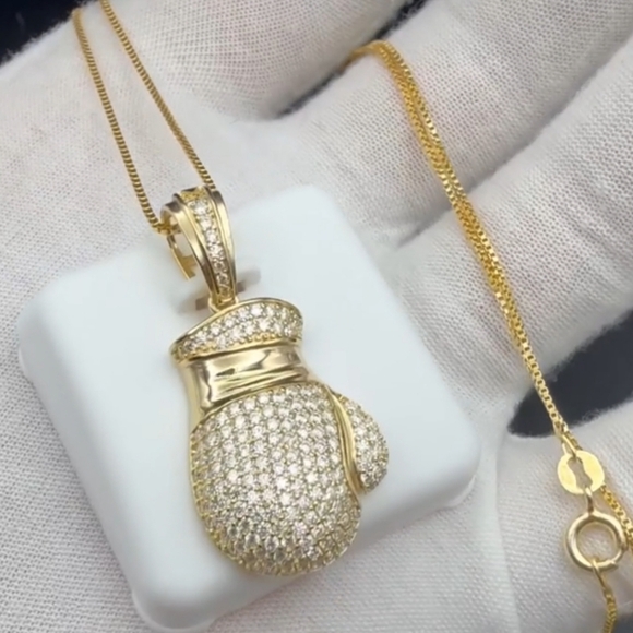 18k Gold Vermeil Moissanite Boxing Glove Pendant Necklace - Picture 8 of 8